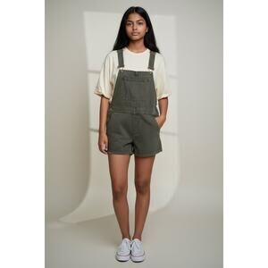 Divided gray Bib shorts with adjustable shoulder straps Size 4